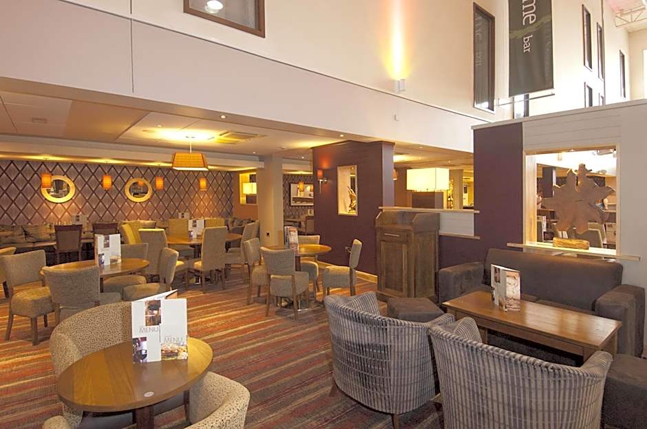 Premier Inn London Heathrow Airport T2 & T3 - Bath Road
