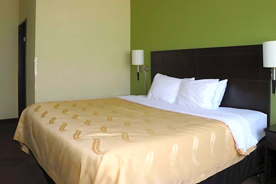 Quality Inn East Evansville