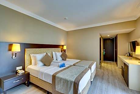 Double or Twin Room with City View