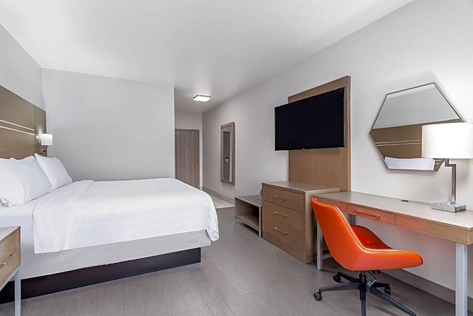 Holiday Inn Express & Suites Memphis Arpt Elvis Presley Blv By IHG