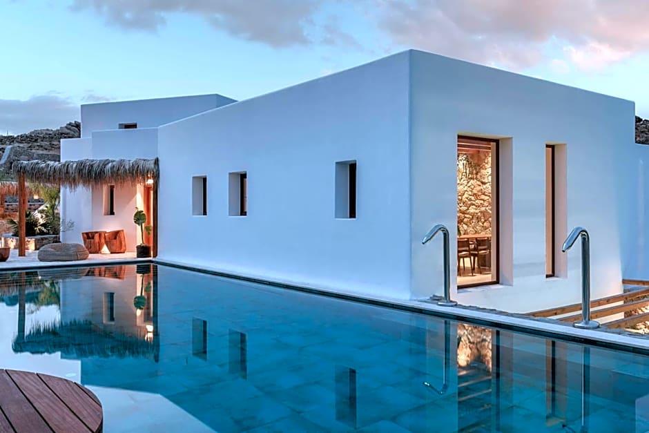 Charisma Hotel and Wellness Club