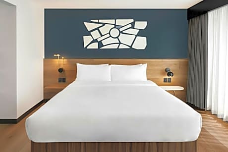 Premier Suite, 1 Bedroom Suite, 1 King, Sofa bed, City view