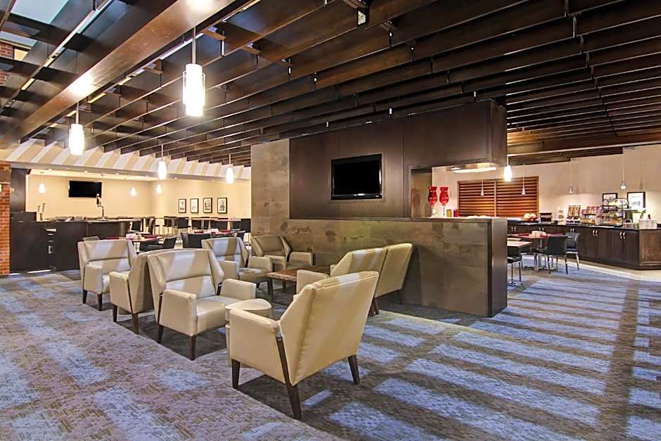 Holiday Inn Oakville Centre By IHG