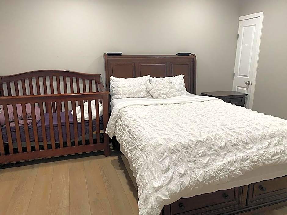 Private Entrance 2 Bed 1 Bath