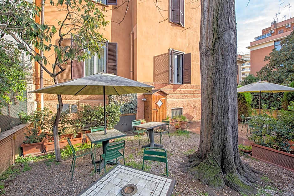 A Vinicius Et Mita Guest House