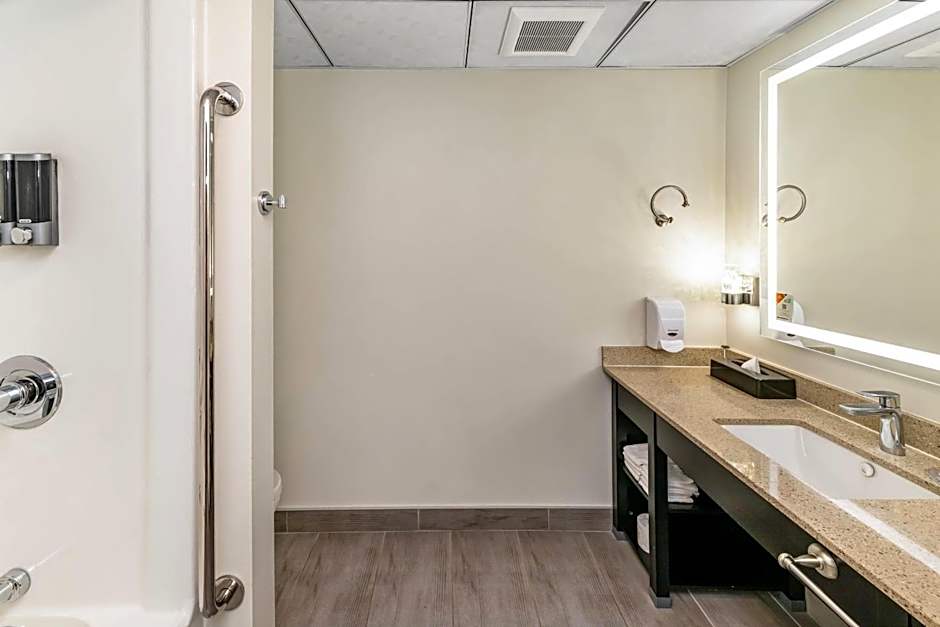 Quality Inn Sunshine Suites