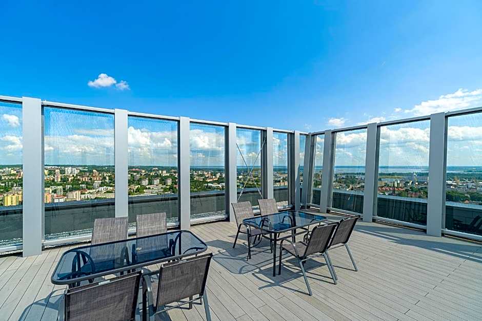 Hanza Tower Original 21st Floor- Sea and City-View