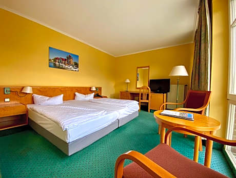 Deluxe Double Room with Lake View