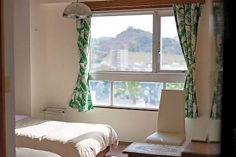 Twin Room with Mountain View