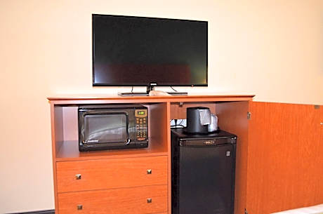 King Suite with Whirlpool - Non-Smoking