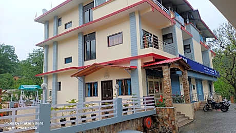Hotel Shivalik River Retreat