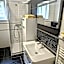 Martin City Stay - Elegant Apartment with Private Parking
