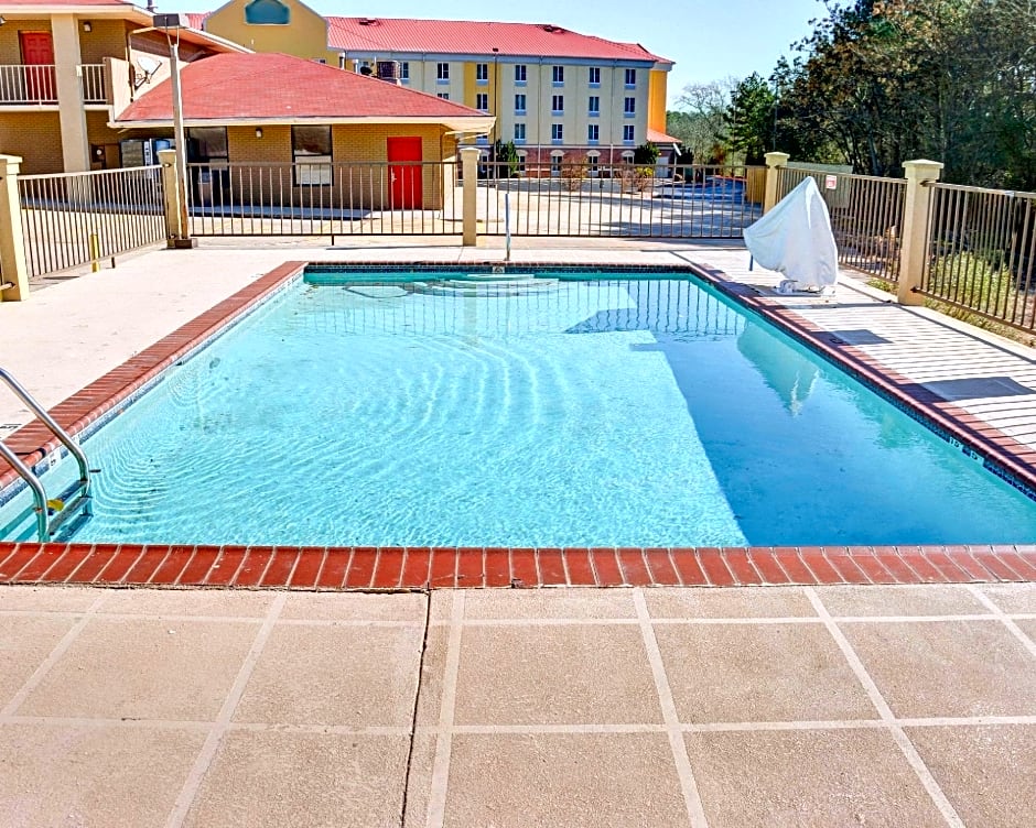 Quality Inn & Suites Hot Springs-Lake Hamilton