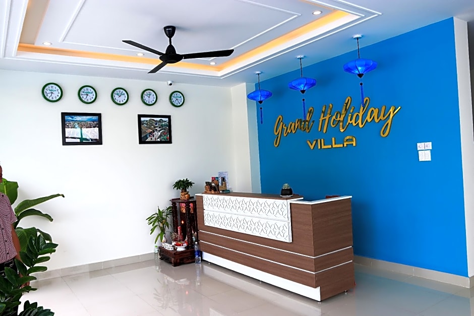 Grand Holiday Villa