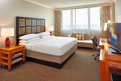 Renaissance by Marriott Orlando Airport Hotel