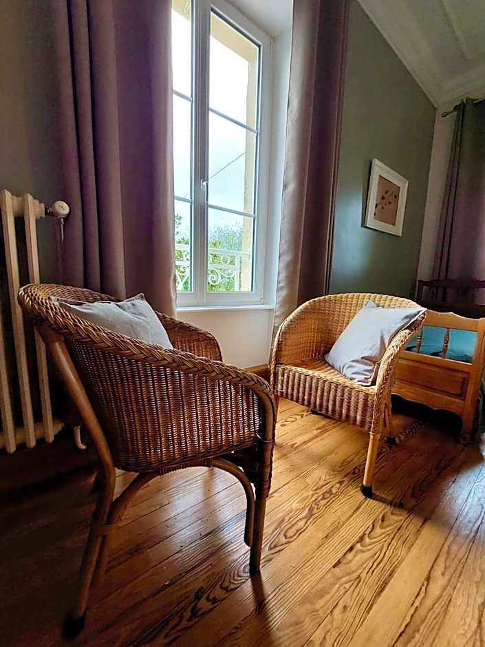 Les chambres d'Omaha Beach Etablissement avec deux chambres d'hôtes, petit-déjeuner compris fait-maison et produits locaux