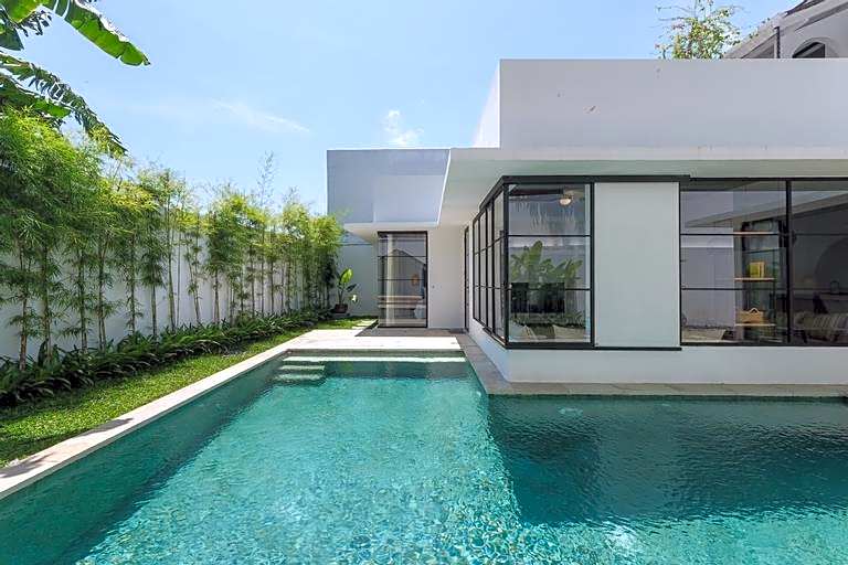 Lady Swan Villa