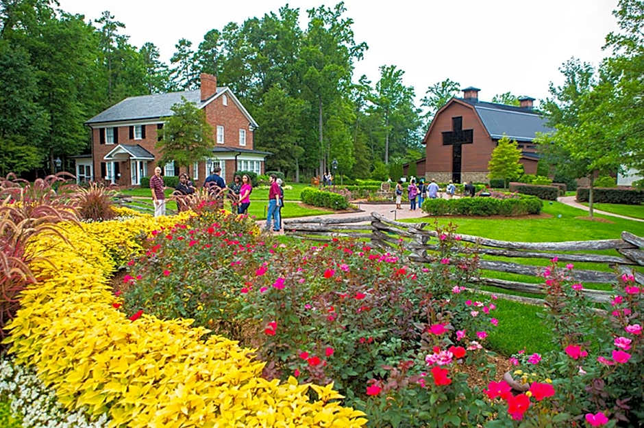 Fairfield Inn & Suites by Marriott Charlotte Arrowood