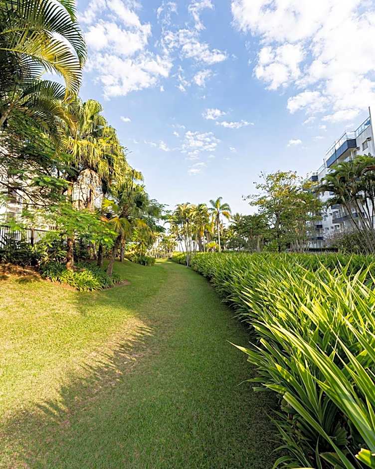 Apartment right on the sand in Riviera de São Lourenço