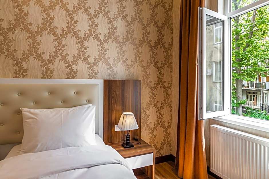 Ornament Hotel