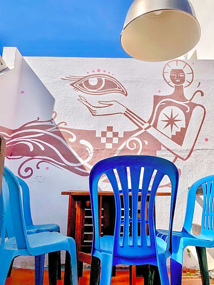 Buddha Bee - 18 to 35 years old only