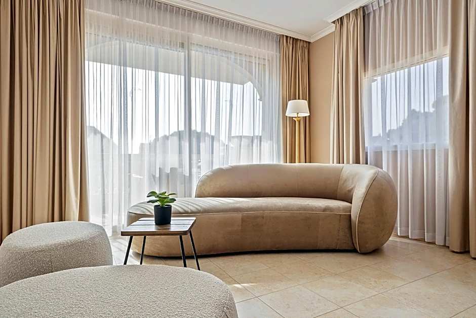 Van der Valk Hotel Barcarola