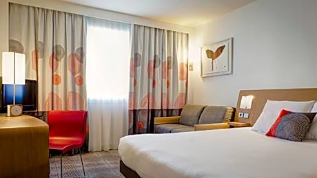 Classic Room with 1 Double Bed and 1 Single Bed