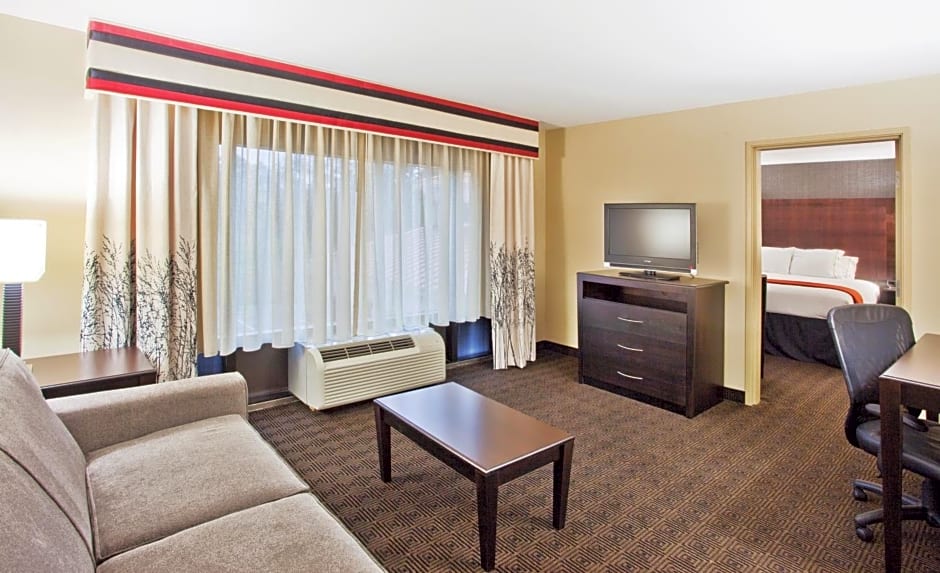Holiday Inn Express Hotel & Suites Atlanta-Cumming By IHG