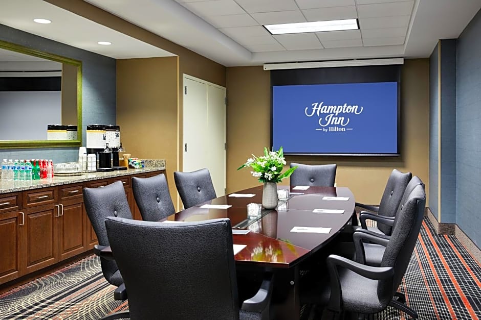 Hampton Inn & Suites Mt. Prospect