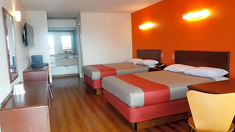 Motel 6-Covington, TN