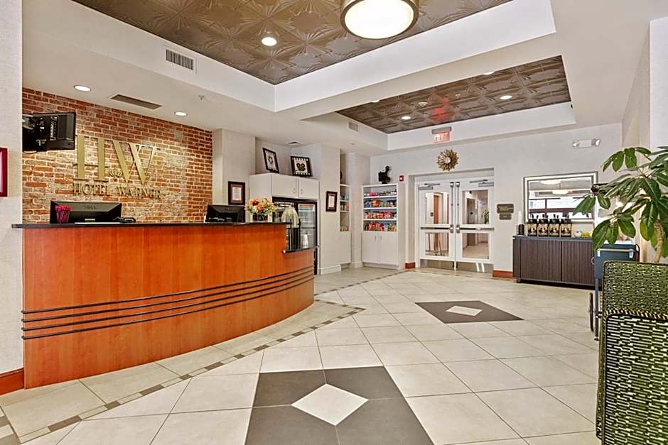 Hotel Warner