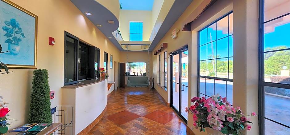 Regency Inn & Suites By Capital O Houston IAH Airport