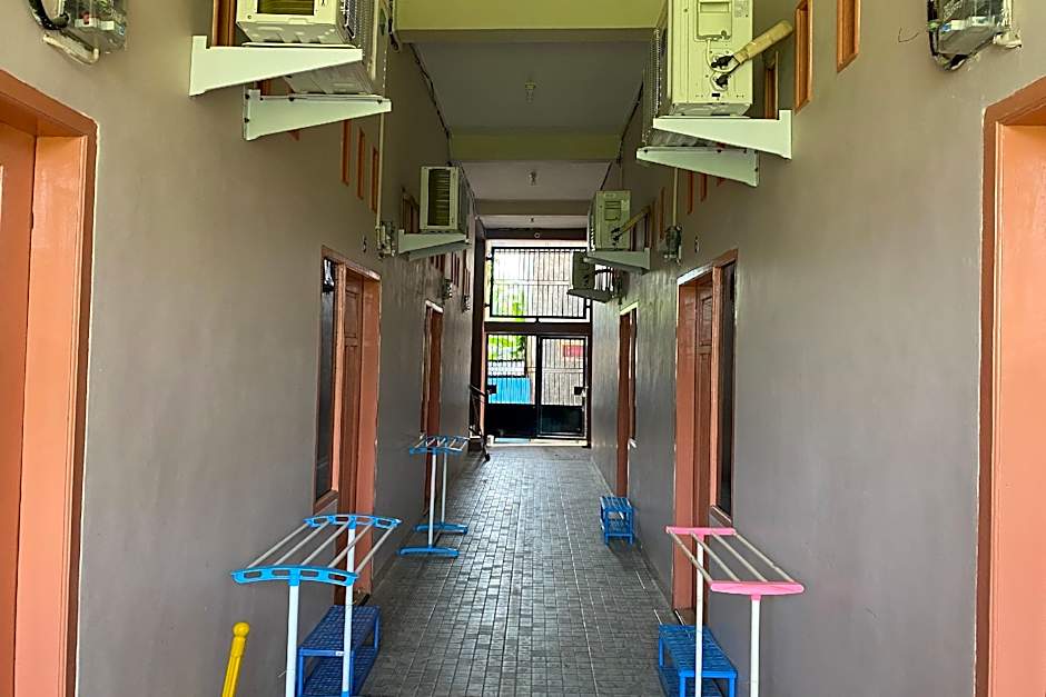 Hotel O Pondok Almirah