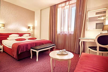 Deluxe Double Room with Sofa