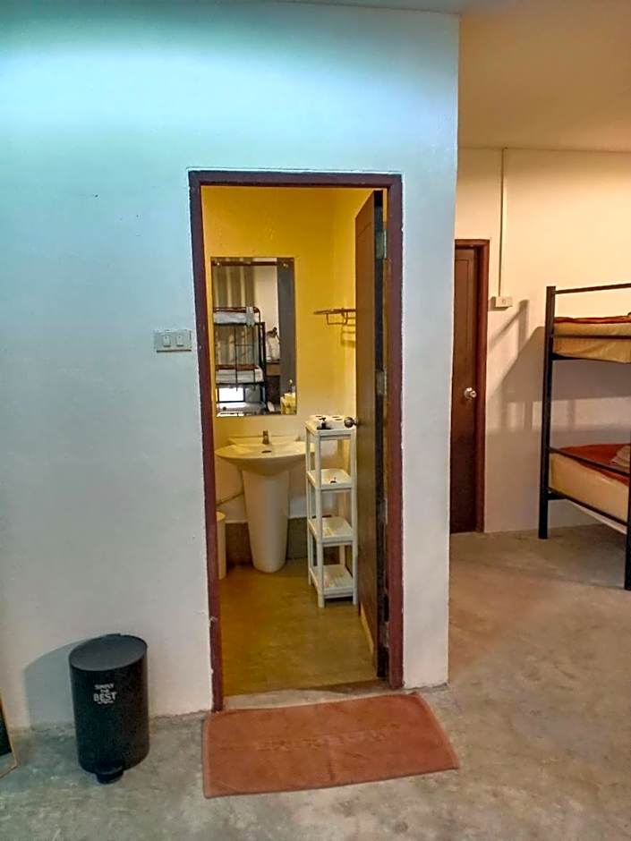 Centerpoint Hotel & Plaza