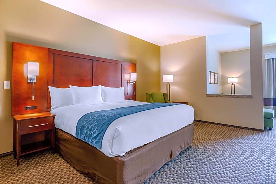 Comfort Suites Burlington near I-5