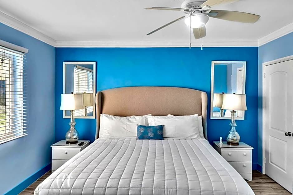 Walkabout 8 Tower Suite with Panoramic Ocean Views