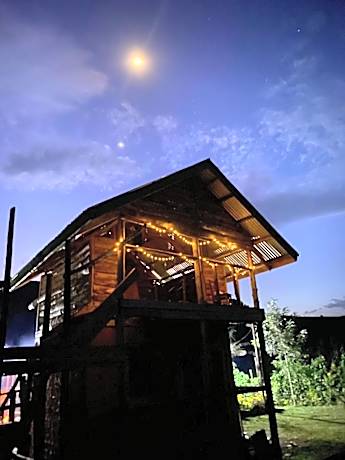 Sunrise hostel bunyonyi