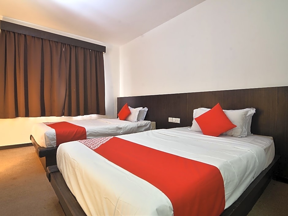 OYO 43960 Laksamana Executive & Boutique Hotel