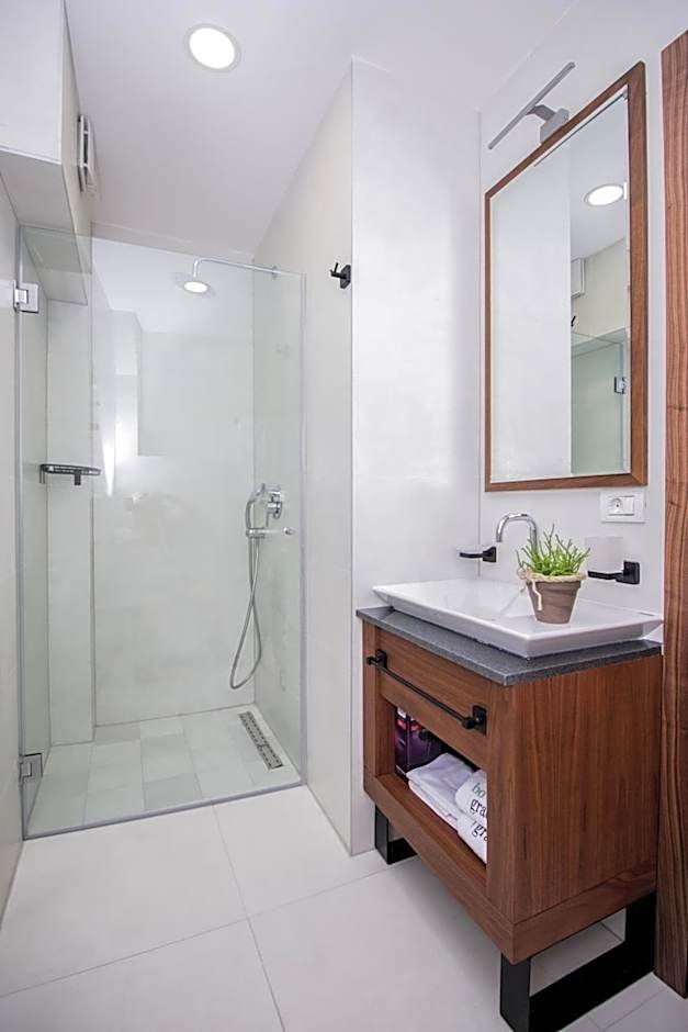 Hotel Bograd - Apartments & Lounge Station