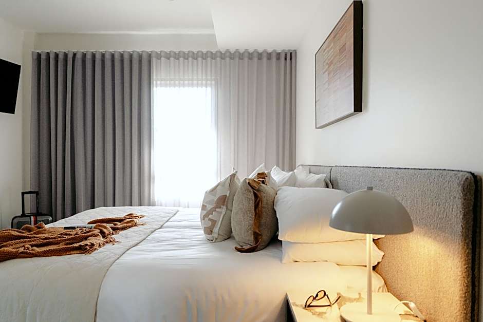 Punthill Essendon Grand Hotel
