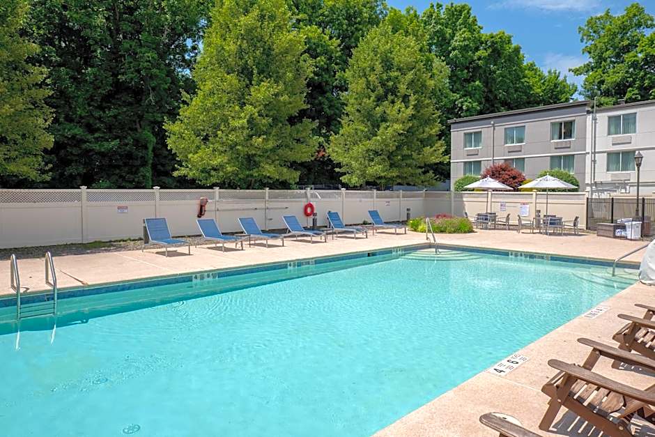 La Quinta Inn & Suites by Wyndham Danbury