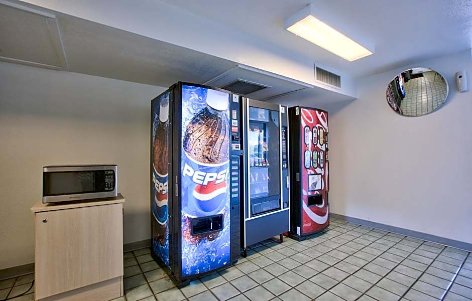 Motel 6-Valdosta, GA - University