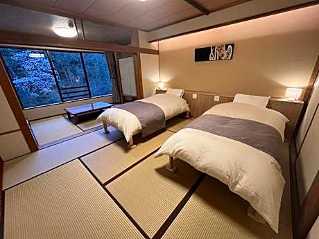 Twin Room with Shared Bathroom