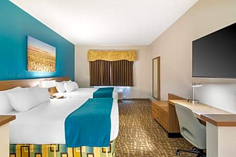 Queen Suite with Two Queen Beds