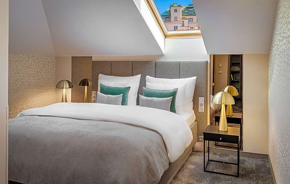 Hotel Maestro by Adrez