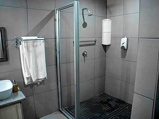 196 On Victoria Bed & Breakfast