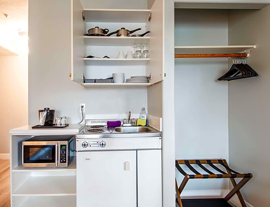 Coast Parksville Hotel