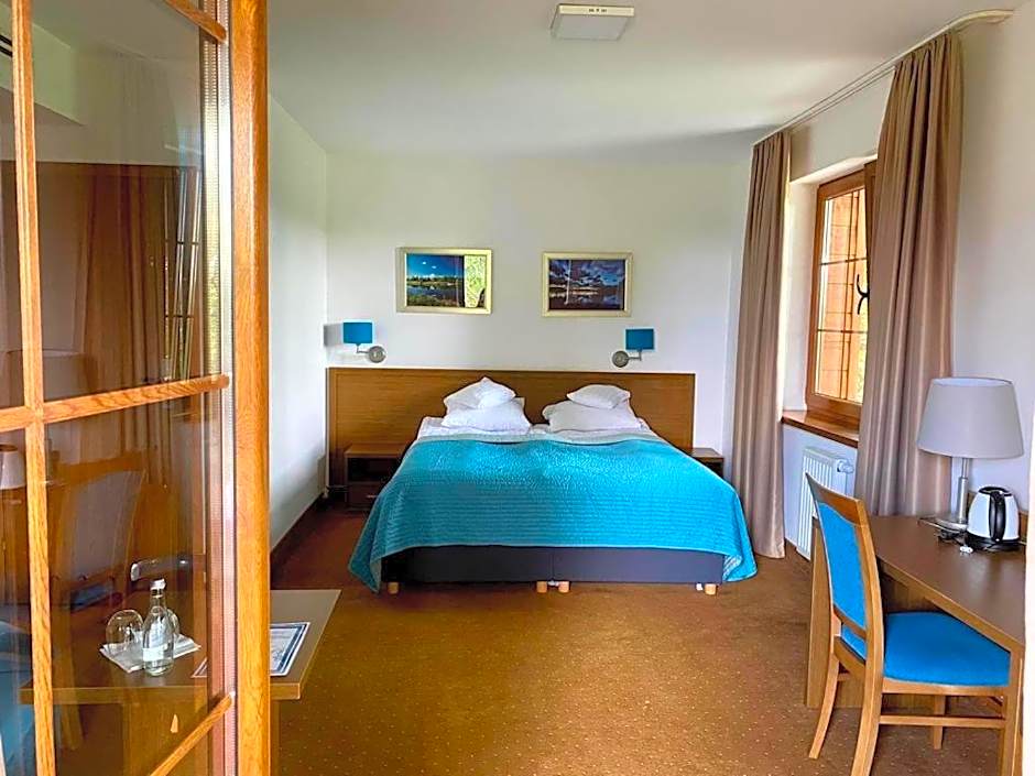 HOTEL CICHA WODA NIEPORĘT