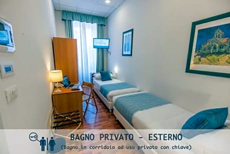 Twin Room with Private External Bathroom